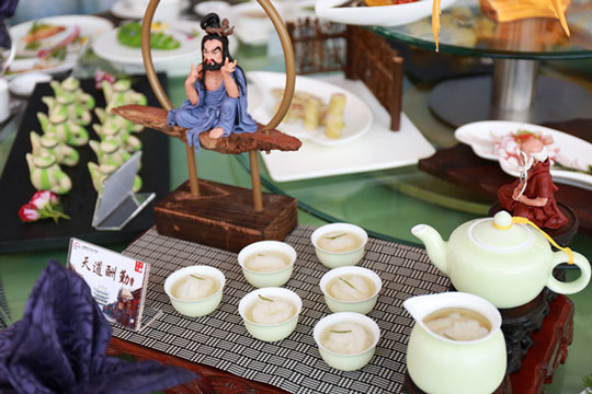 �������