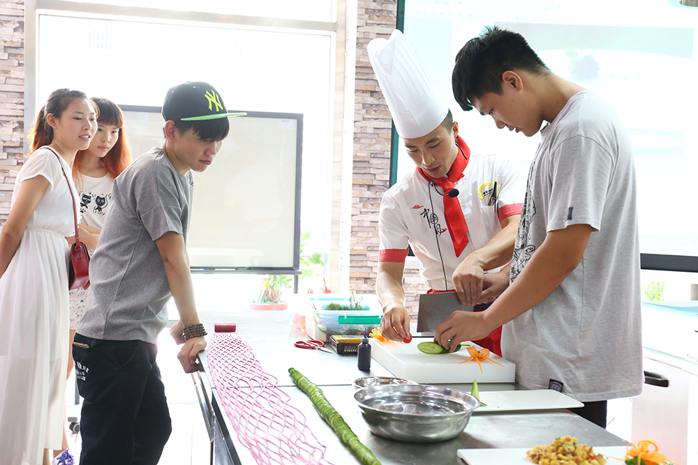 ��ʳ������