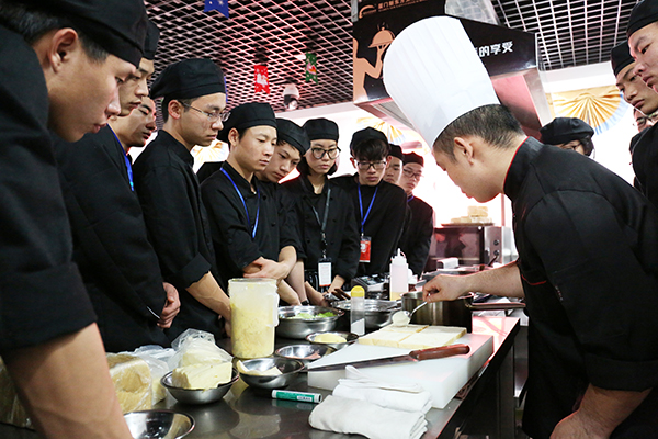 �����¶������ѧУ