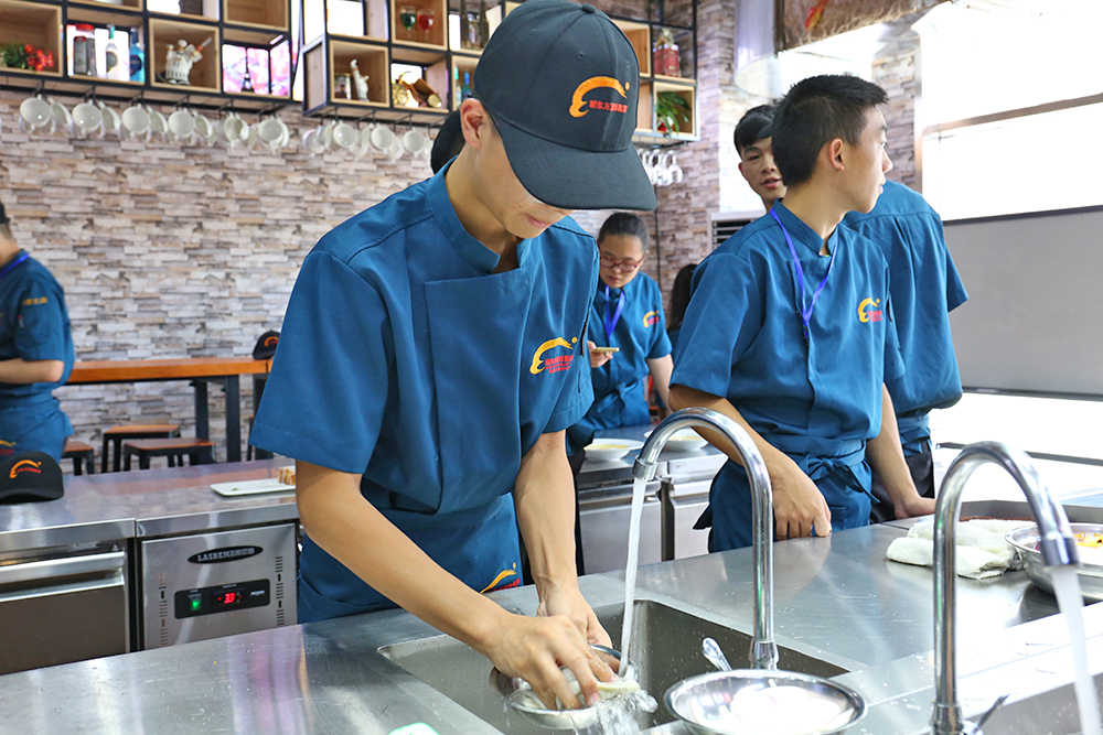 �ʹ����������Լ� ����δ��