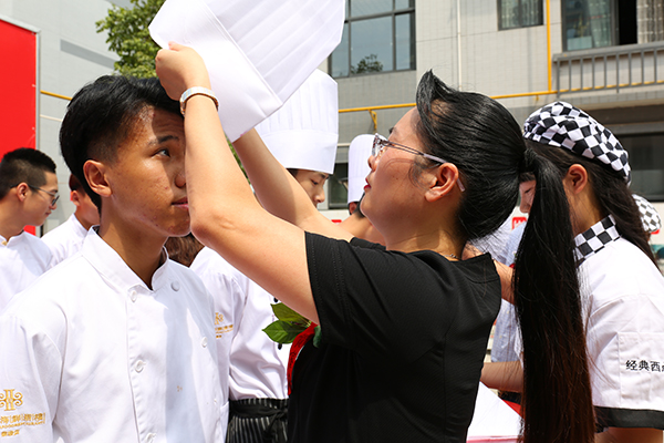 �����¶������ѧУ