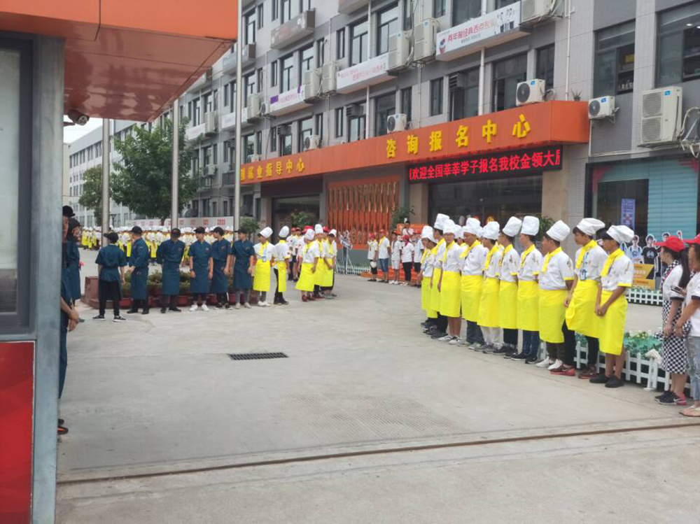 �ж���ʦ��