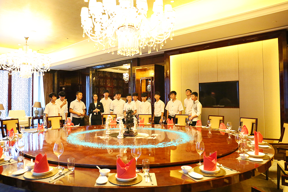 �����¶���ѧ�Ӹ�����Ļ��Ƶ�ι�ѧϰ