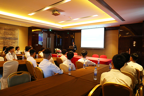 �����¶������ѧУ