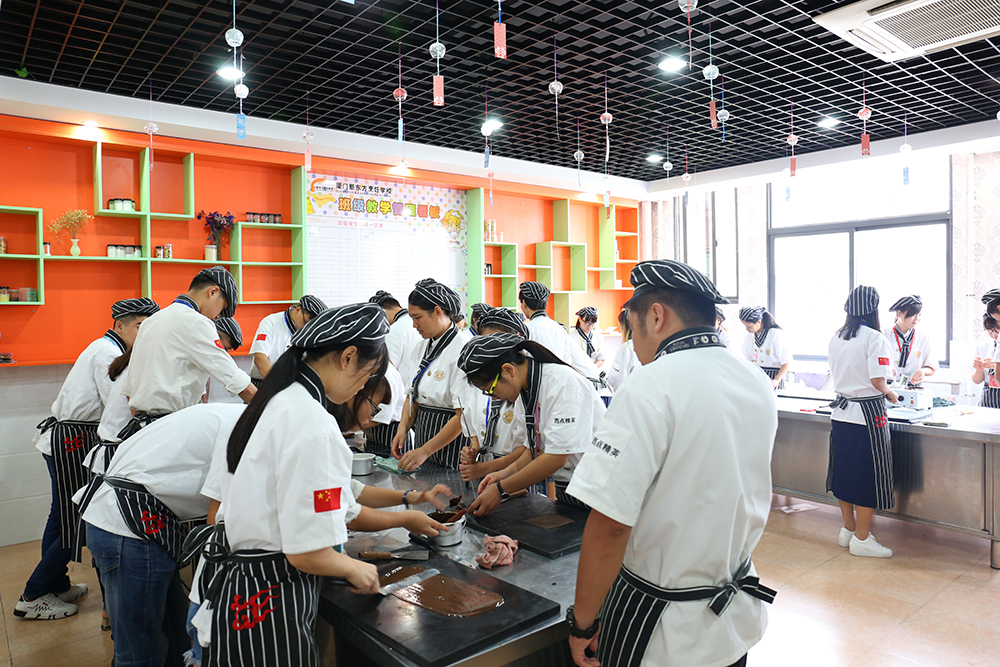 ѧ������ʱ��ʵ���ɳ�ʦ�����ǣ�