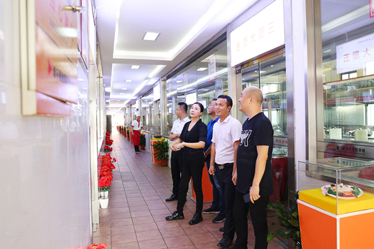 ���Ѽ����쵼��У�ιۿ���