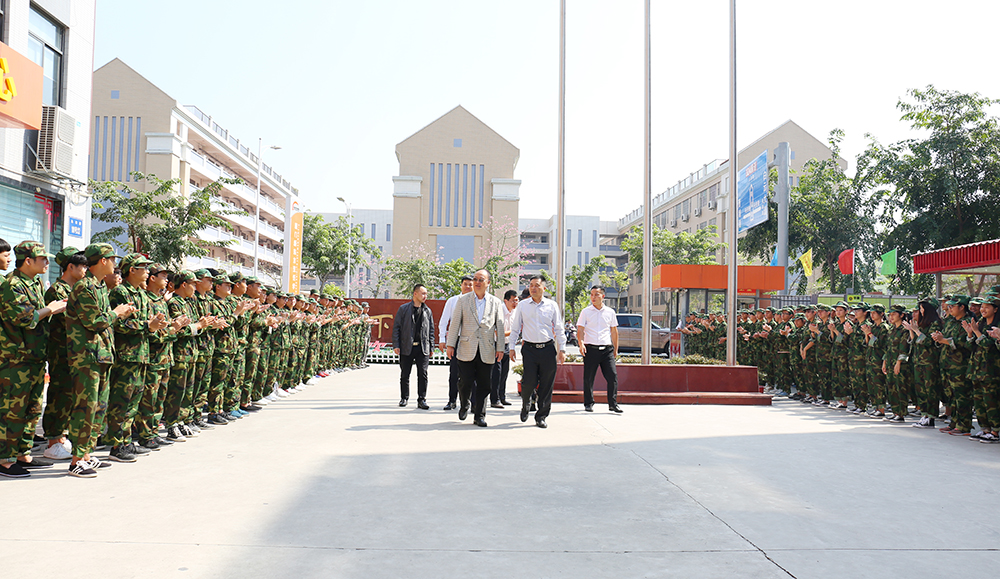 ��ҫ�ƴ�ʦ����У�ι�ָ��