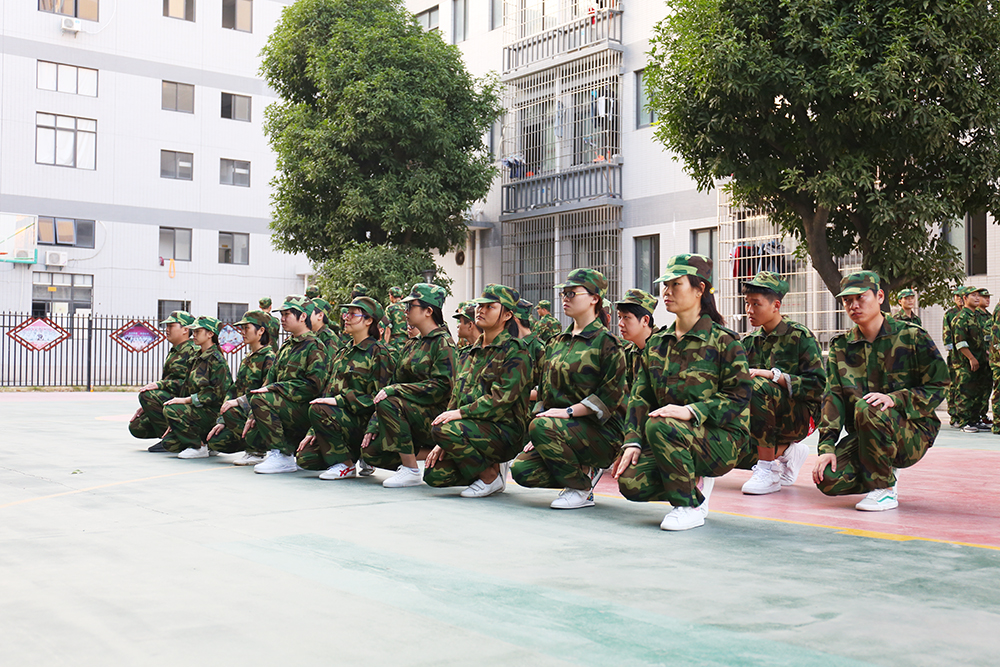 ��װ���� �Բ��ഺ