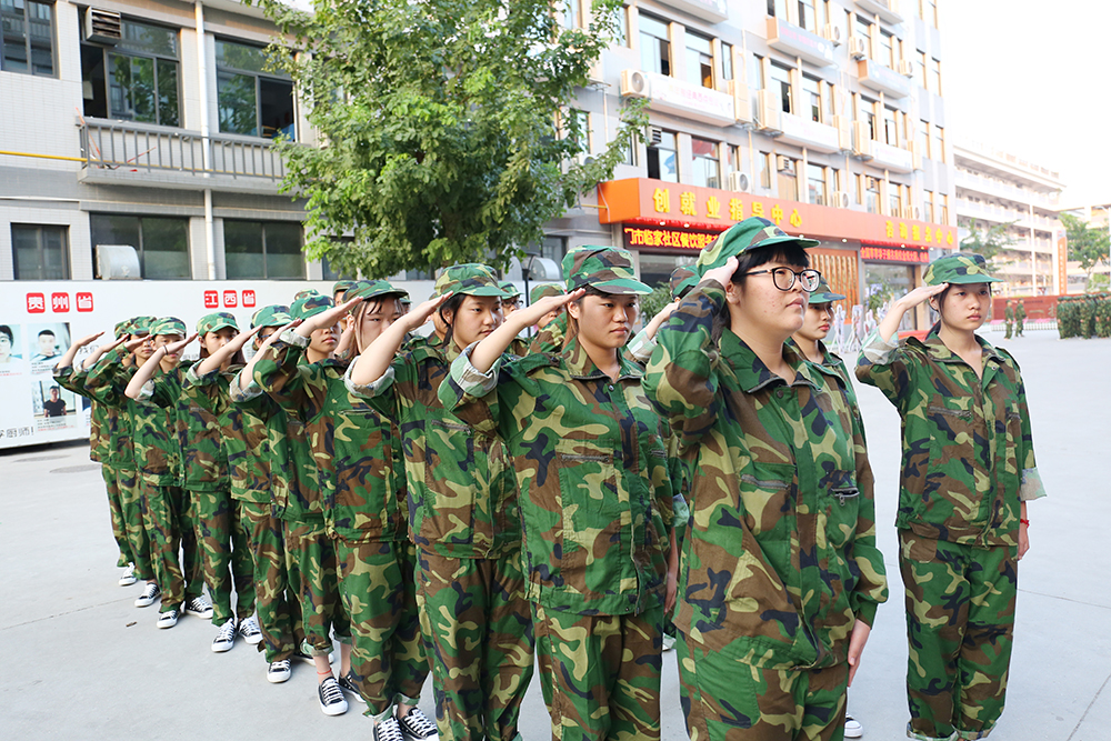 ��װ���� �Բ��ഺ