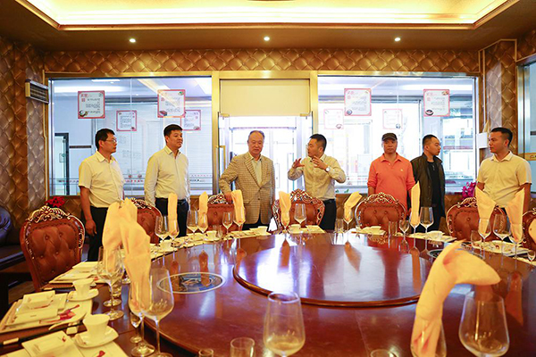 �����¶������ѧУ