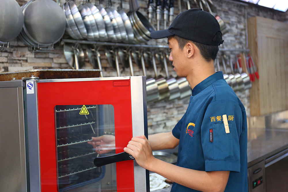 ѡ��ѧ��ʦ���������²��Ṽ�����ǵ�Ŭ��