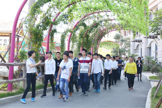 �����¶������ѧУ