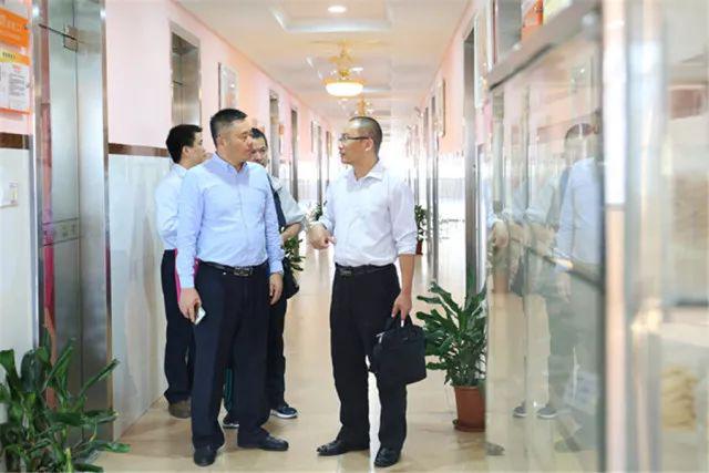 �����¶������ѧУ