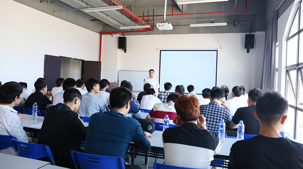  ѧ�Ӳι����������Ϸ��