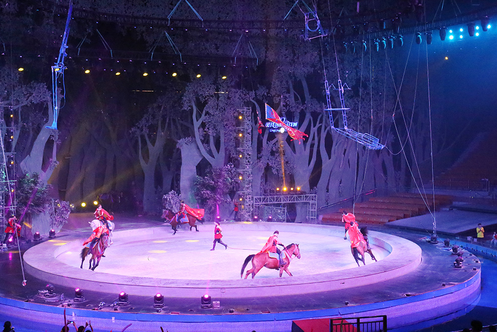  ѧ�Ӳι����������Ϸ��