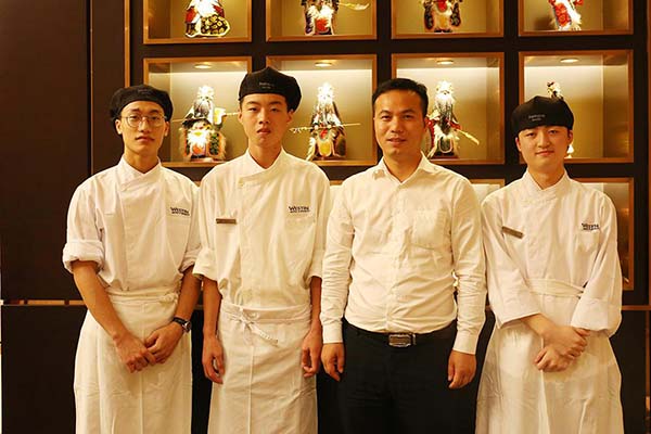 �����¶������ѧУ