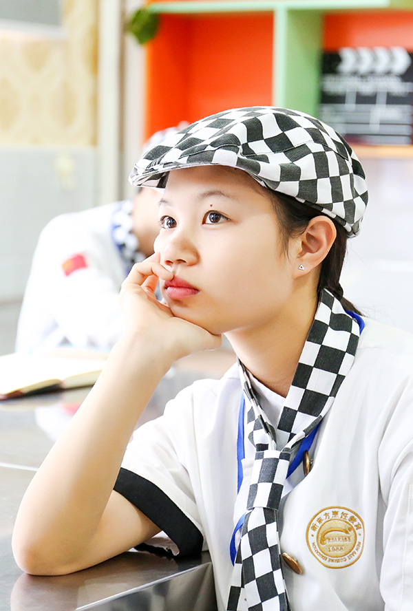 һ��С��Ů��ʦ������