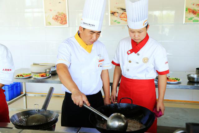 �����¶������ѧУ