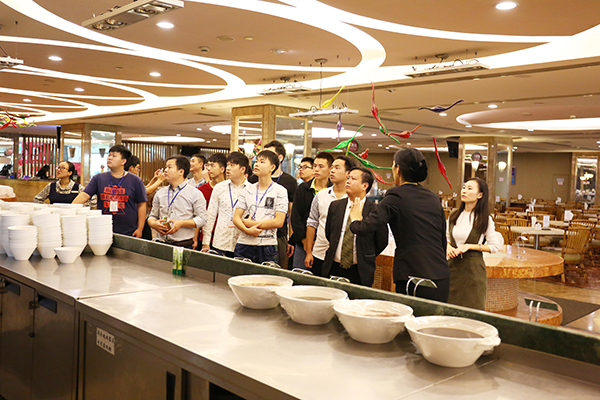 �����¶������ѧУ