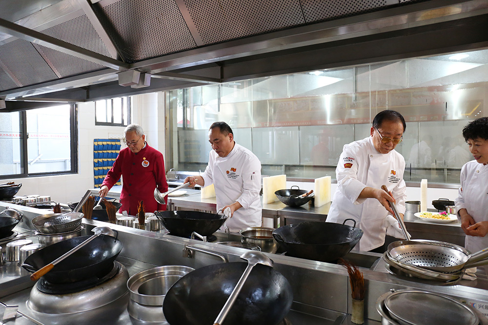 �󽳴��д�ʦ����