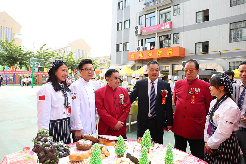 �󽳴��д�ʦ������