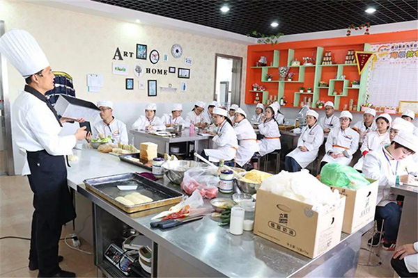 �����¶������ѧУ