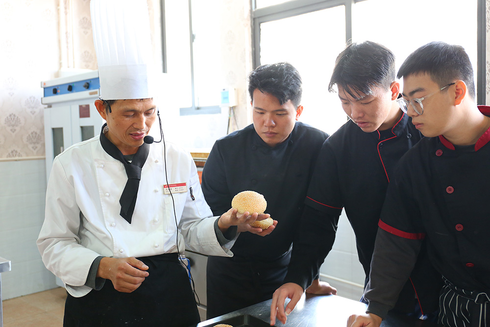 �����ʦ���ϼӰ�