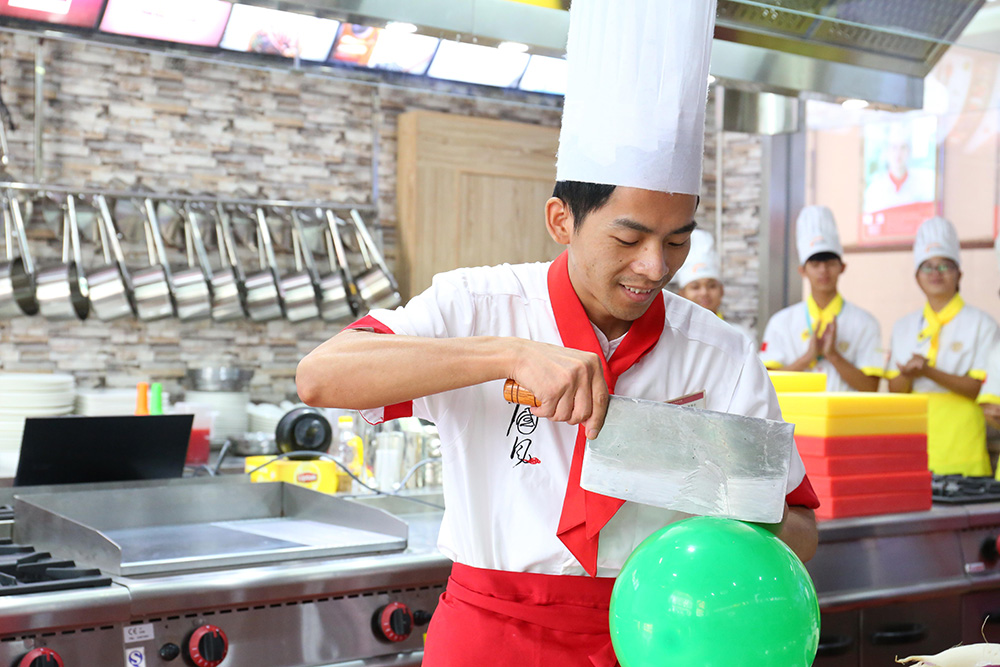 �����µ������߲�ʢ��