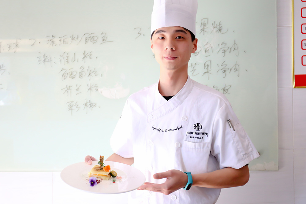 ���������Ǹ���У�������ѧԱ��ѵ