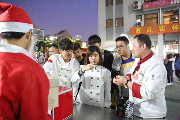 �����¶������ѧУ