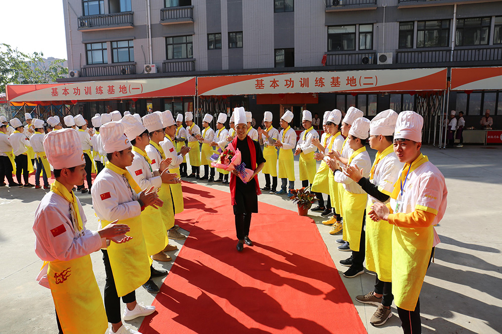 ѧ�����ˣ�ѧ���ؼ����ˣ�