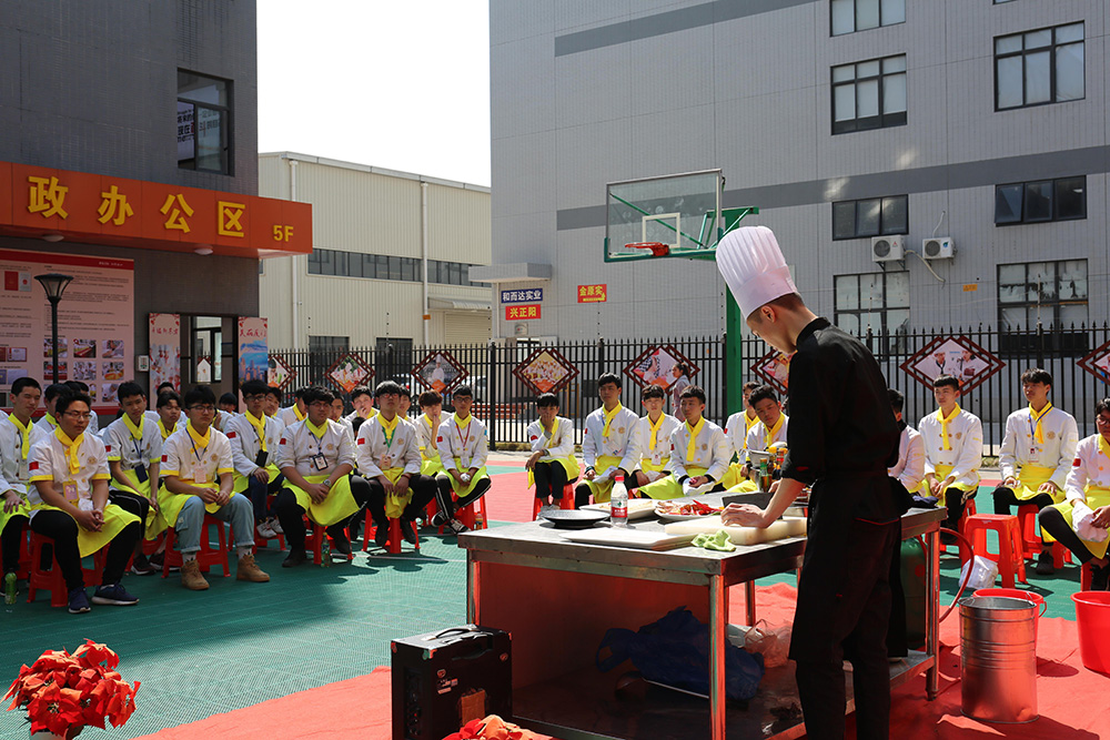 ѧ�����ˣ�ѧ���ؼ����ˣ�