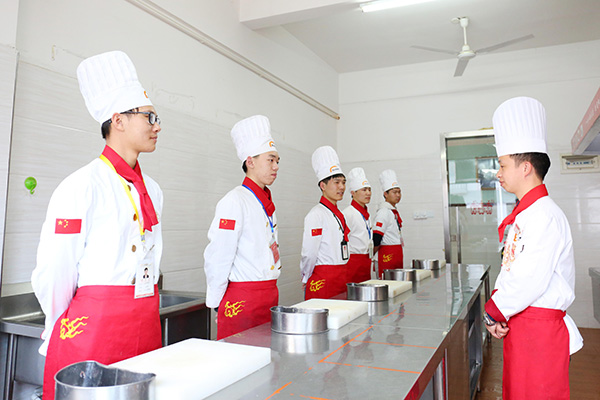 �����¶������ѧУ