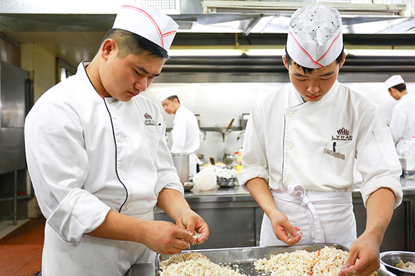 �����¶������ѧУ