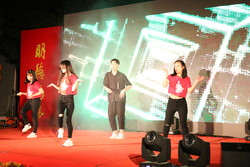 ���趯�ഺ ��������һ�Ͷ�����������