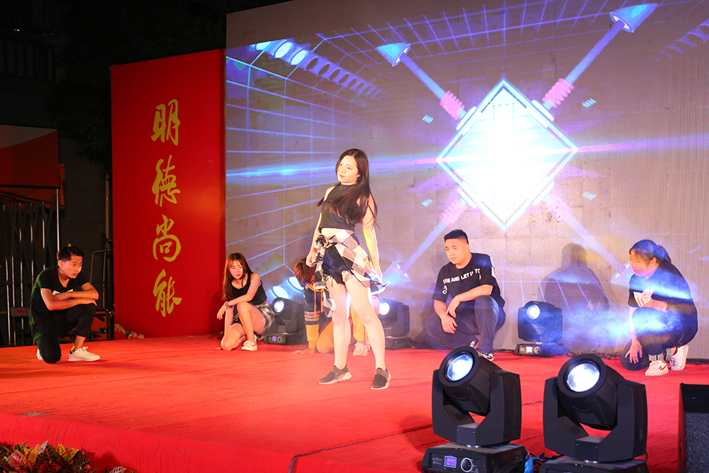 ���趯�ഺ ��������һ�Ͷ�����������