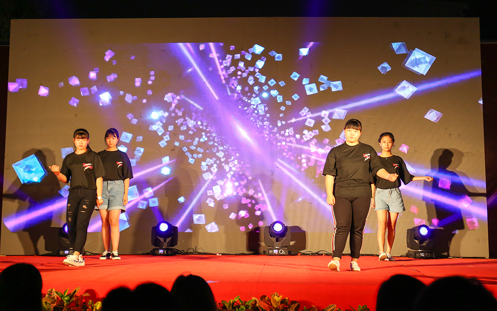 ���趯�ഺ ��������һ�Ͷ�����������