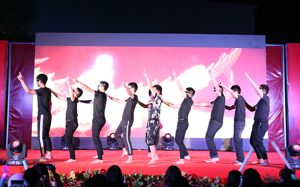 ���趯�ഺ ��������һ�Ͷ�����������