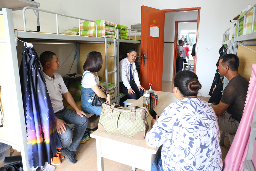 �ж�ͼ������ĸ�׽ڼҳ������