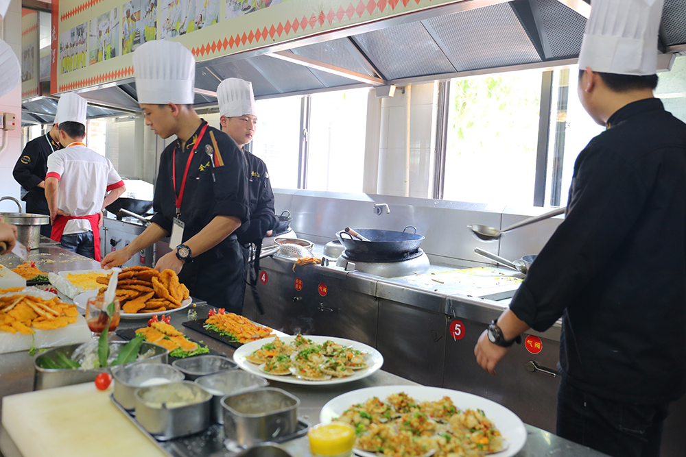 �ж�ͼ������ĸ�׽ڼҳ������