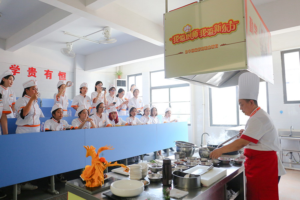 �������� �Ҹ��¶��� �л���ʳ��ѵ��