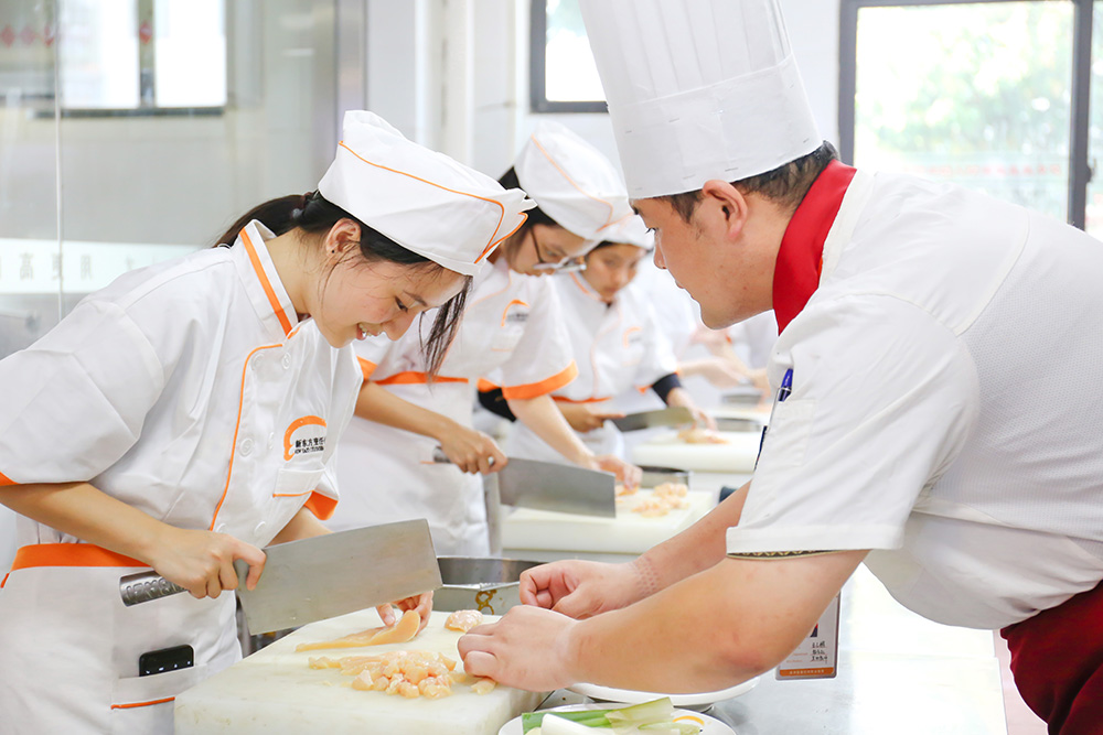 �������� �Ҹ��¶��� �л���ʳ��ѵ��