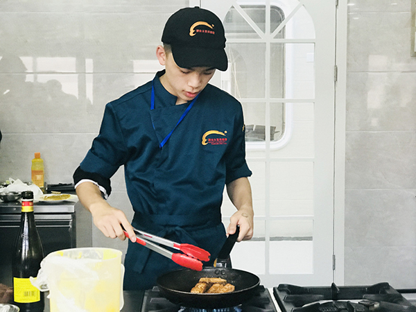 �����¶������ѧУ