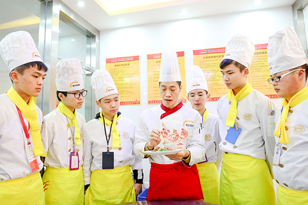 �����¶������ѧУ