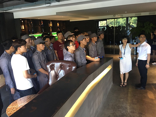 �����¶������ѧУ