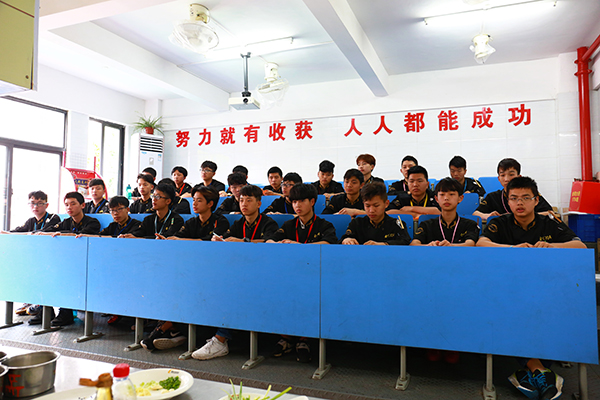 �����¶������ѧУ