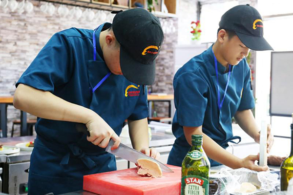 �����¶������ѧУ