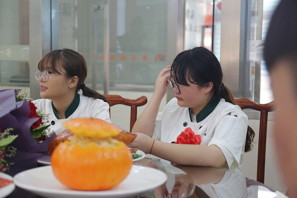 ���Ǳ�ҵ����������ҵ���ͻ�