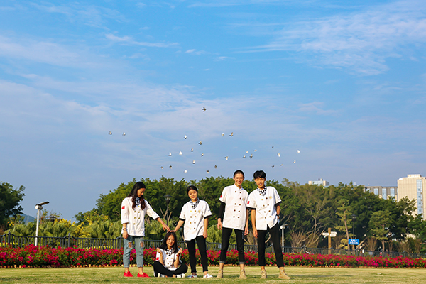 �����¶������ѧУ