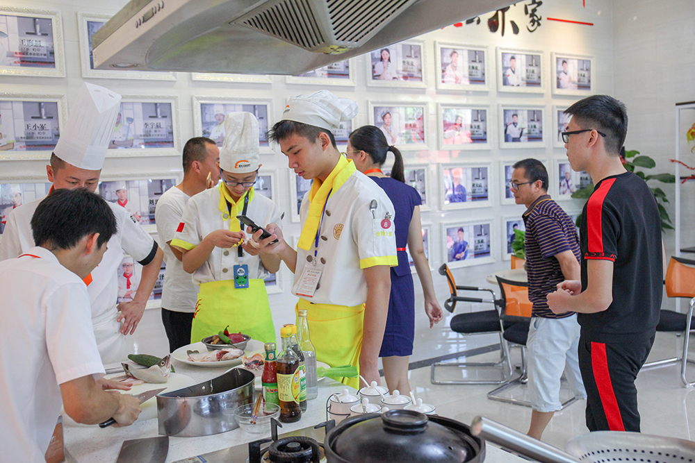 �ж����飬����ͬ�С�������1707�ҳ������